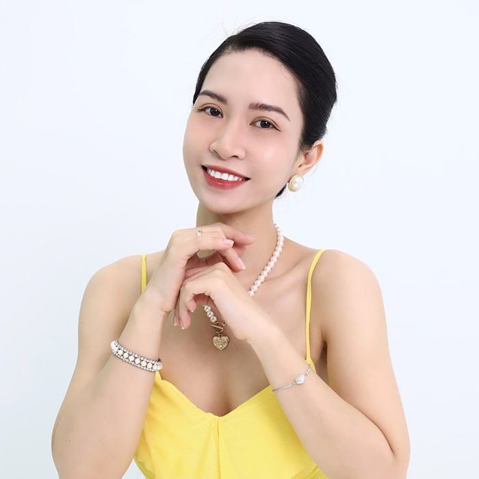 Chị Helen Trương - Căng da mặt & Tạo hình mí 
